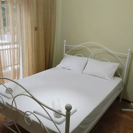 Anestia Family House *